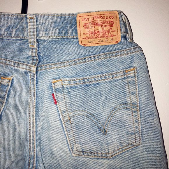 Levi's 550 Relaxed Fit Light Wash Raw Hem Jeans - Picture 4 of 8